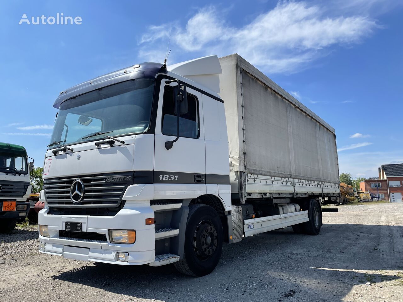 صندوق خلفي مغطى Mercedes-Benz Actros 1831